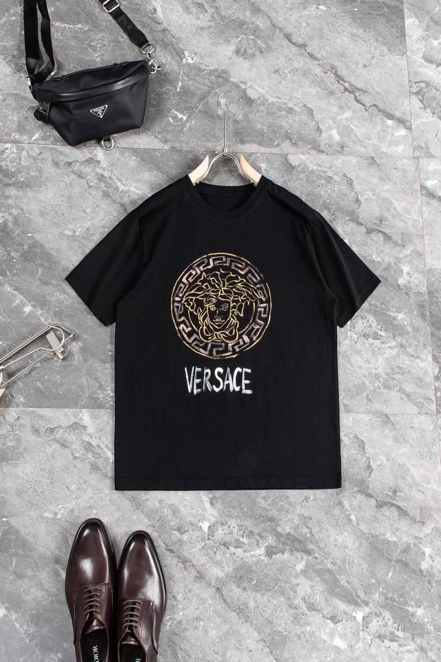 New# X1 范思哲** Versace** 2024Ss圆领短袖t恤 客供100%棉以天然植物纤维提炼出来 手感柔软 穿着舒适 完全不易有刺激皮肤 这样的面